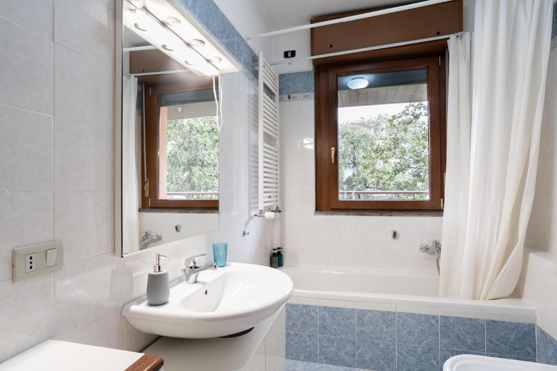 Spacious Bright Apartment Near City Center And Como Lake With Air Conditioning Леко Екстериор снимка